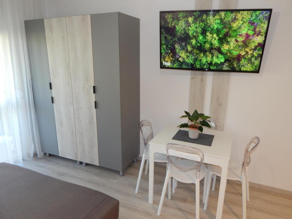 Pisztacia 2020 Apartman Kazincbarcika Luaran gambar