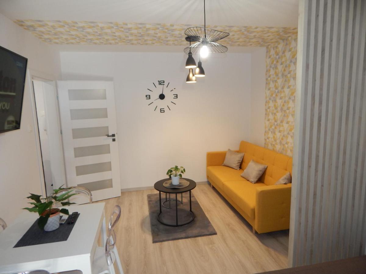 Pisztacia 2020 Apartman Kazincbarcika Luaran gambar