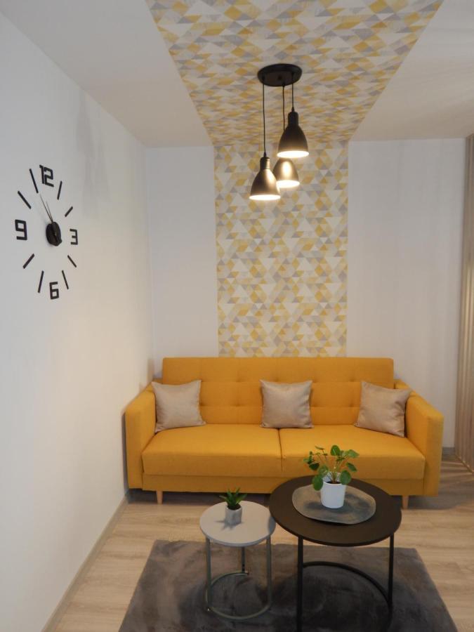 Pisztacia 2020 Apartman Kazincbarcika Luaran gambar